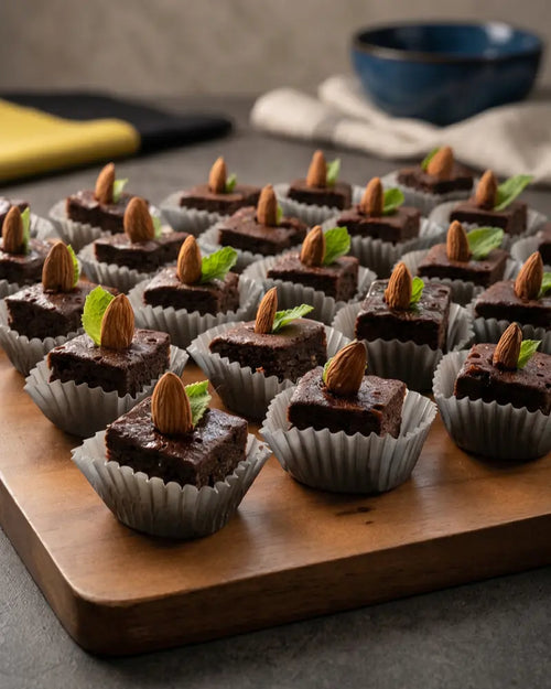 Mini brownies de chocolate húmedo para mesa dulce y cumpleaños de niños en Santiago.
